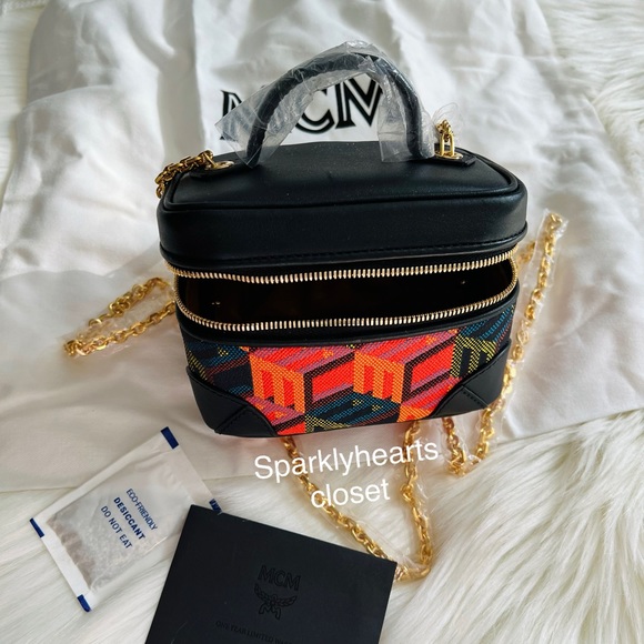 New MCM Crossbody Chain Bag - Picture 4 of 14
